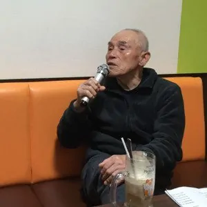 Masamoto trying karaoke for the first time at 87!