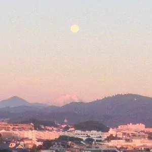 moonset-over-fuji